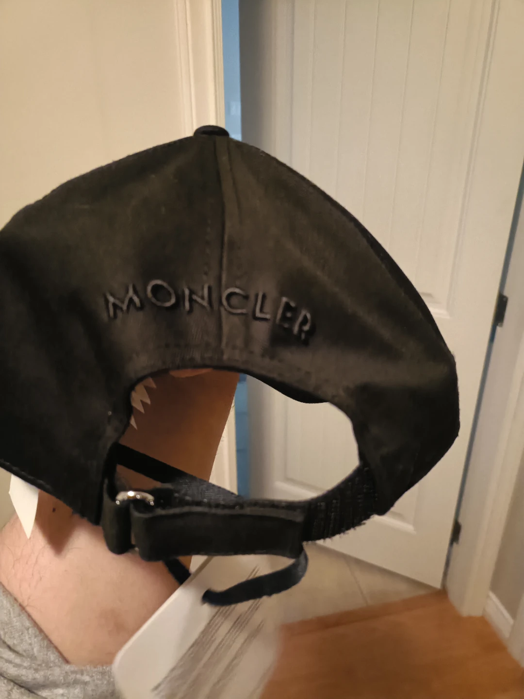Moncler Black Baseball Cap - photo 2