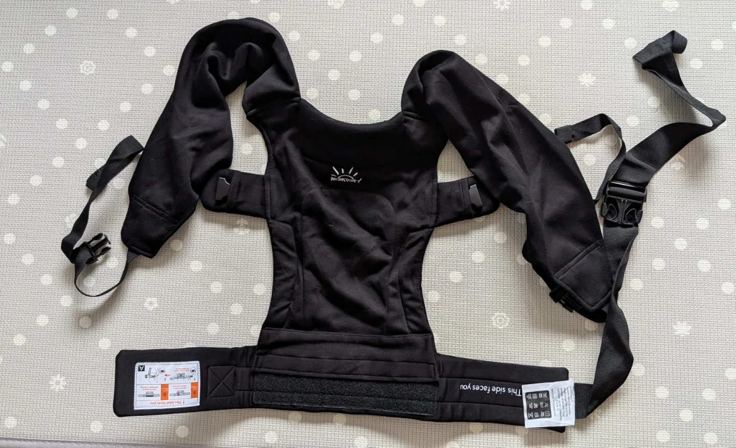 Momtory Baby Carrier | Used | Good Condition - photo 2