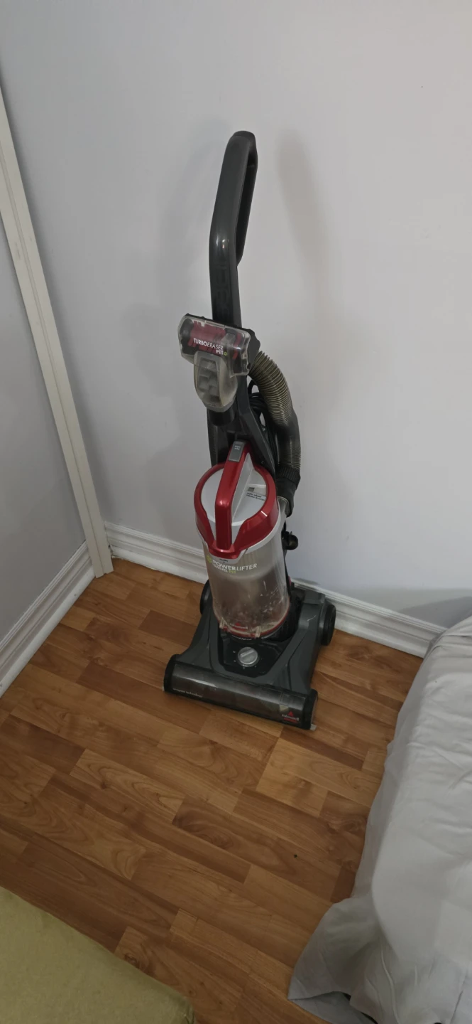 Bissell PowerLifter Vacuum Cleaner - photo 2