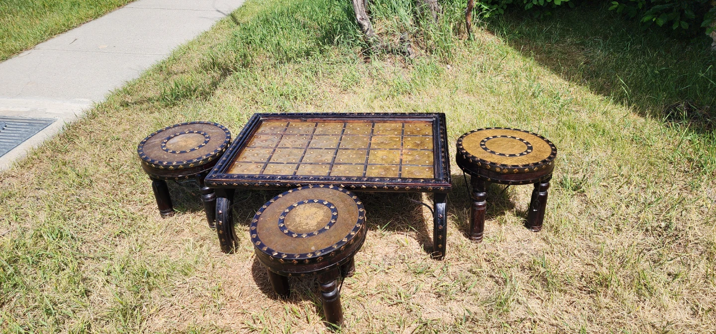 Indian Style Chess Table with 3 Stools - photo 2