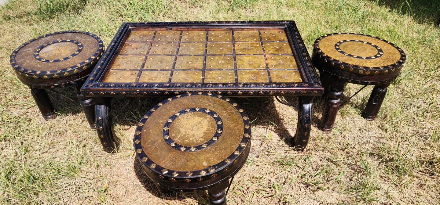 Indian Style Chess Table with 3 Stools - photo 4