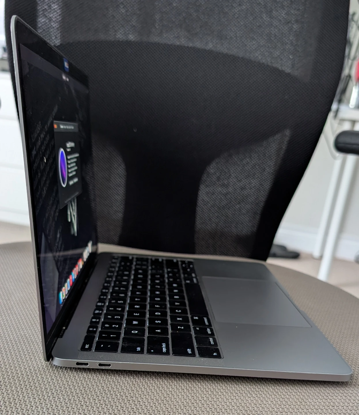 Apple MacBook Pro 13-inch Space Grey - photo 3