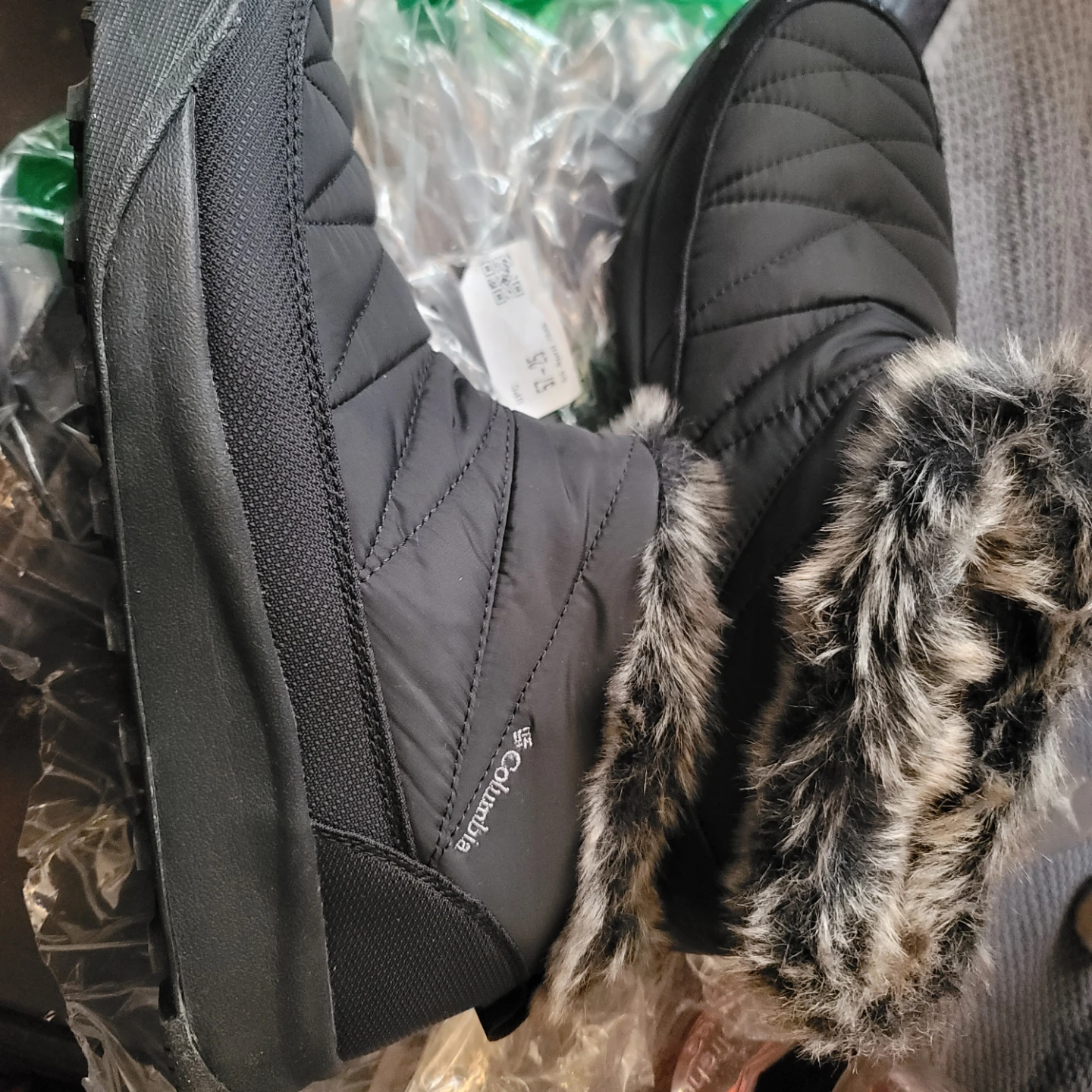 sz 11 Lds Columbia quilted booties - photo 2