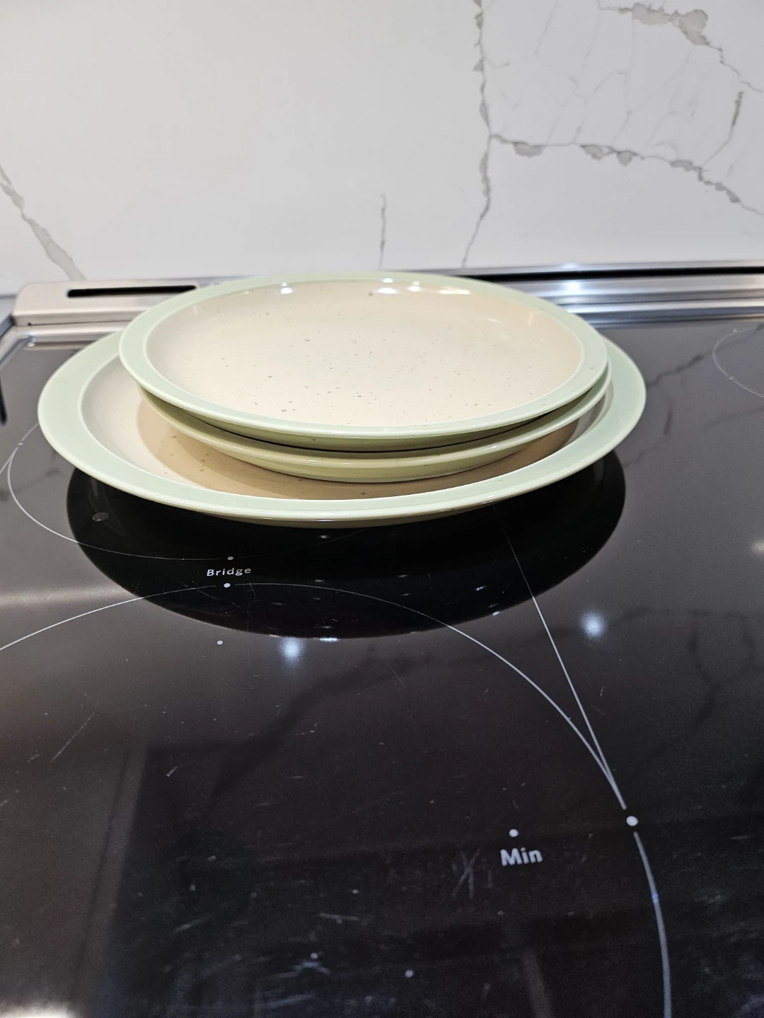 Baking pans and Dinner Plates - photo 4