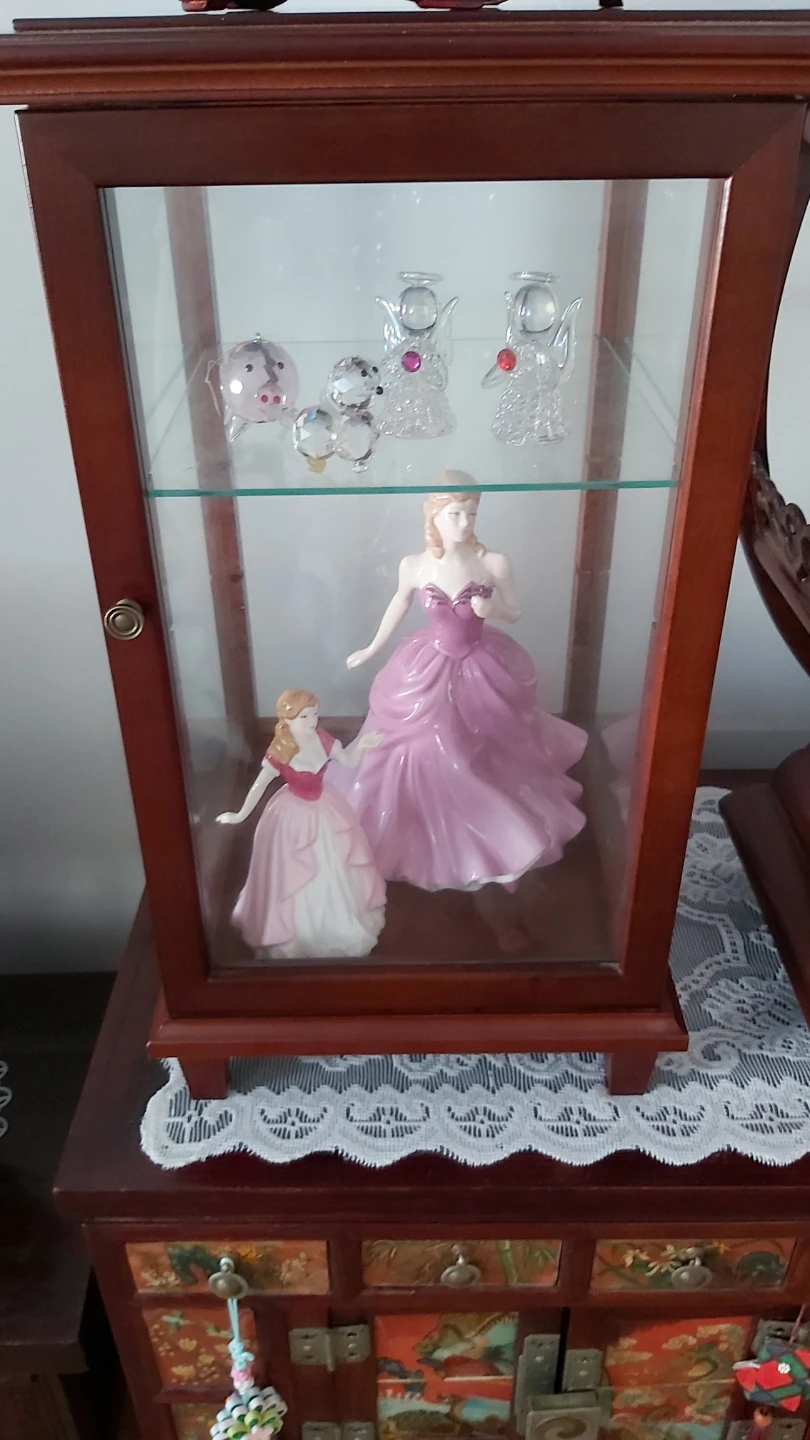 Vintage Bombay Display cabinet with Royal Doultan China Figures