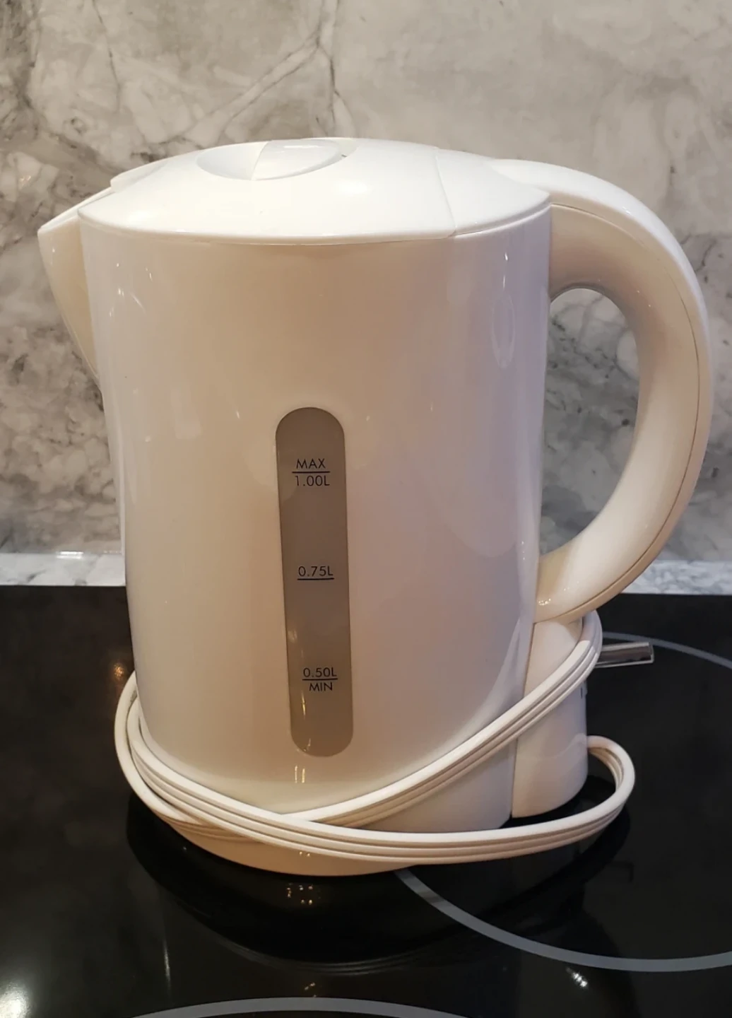 White Electric Kettle - Simple 1 L, on/off switch