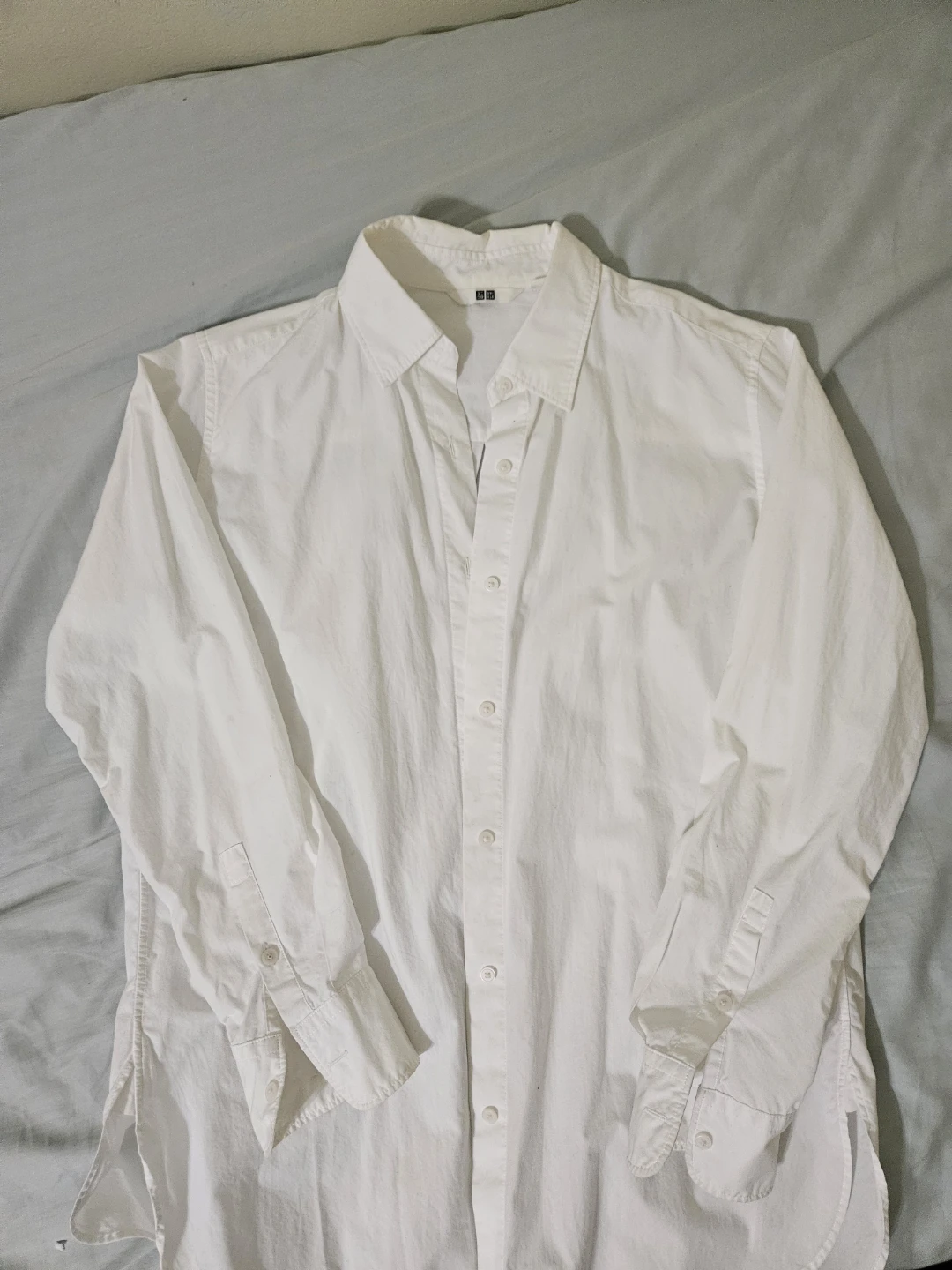 UNIQLO White Button-Up Shirt - photo 4