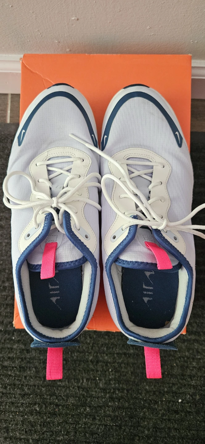 Women's Nike Air Max Dia Sneakers Blue size 9