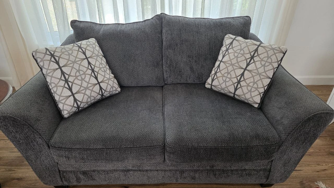 Sofa and loveseat with Decorative Pillows - photo 2