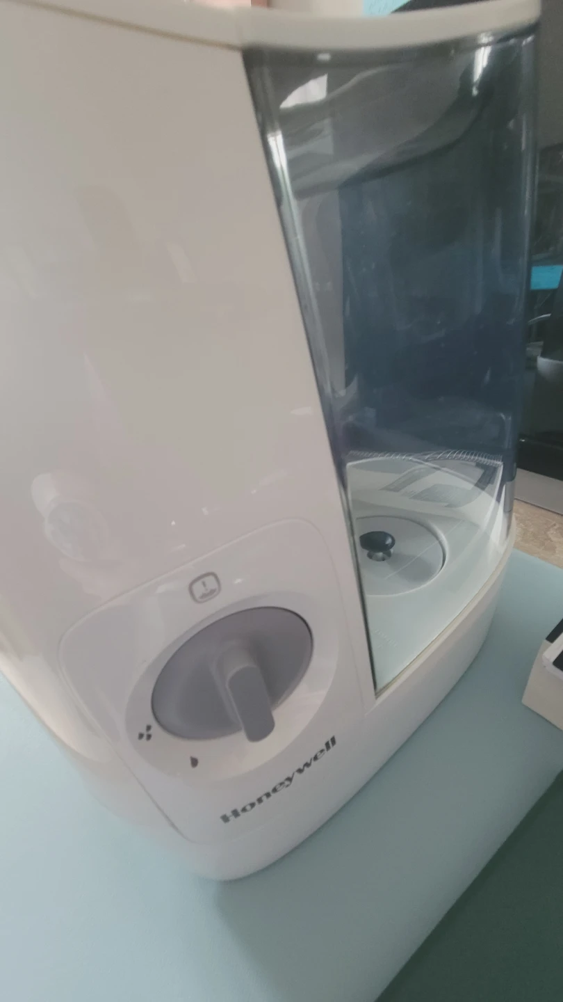 Honeywell Humidifier Used Once - photo 3