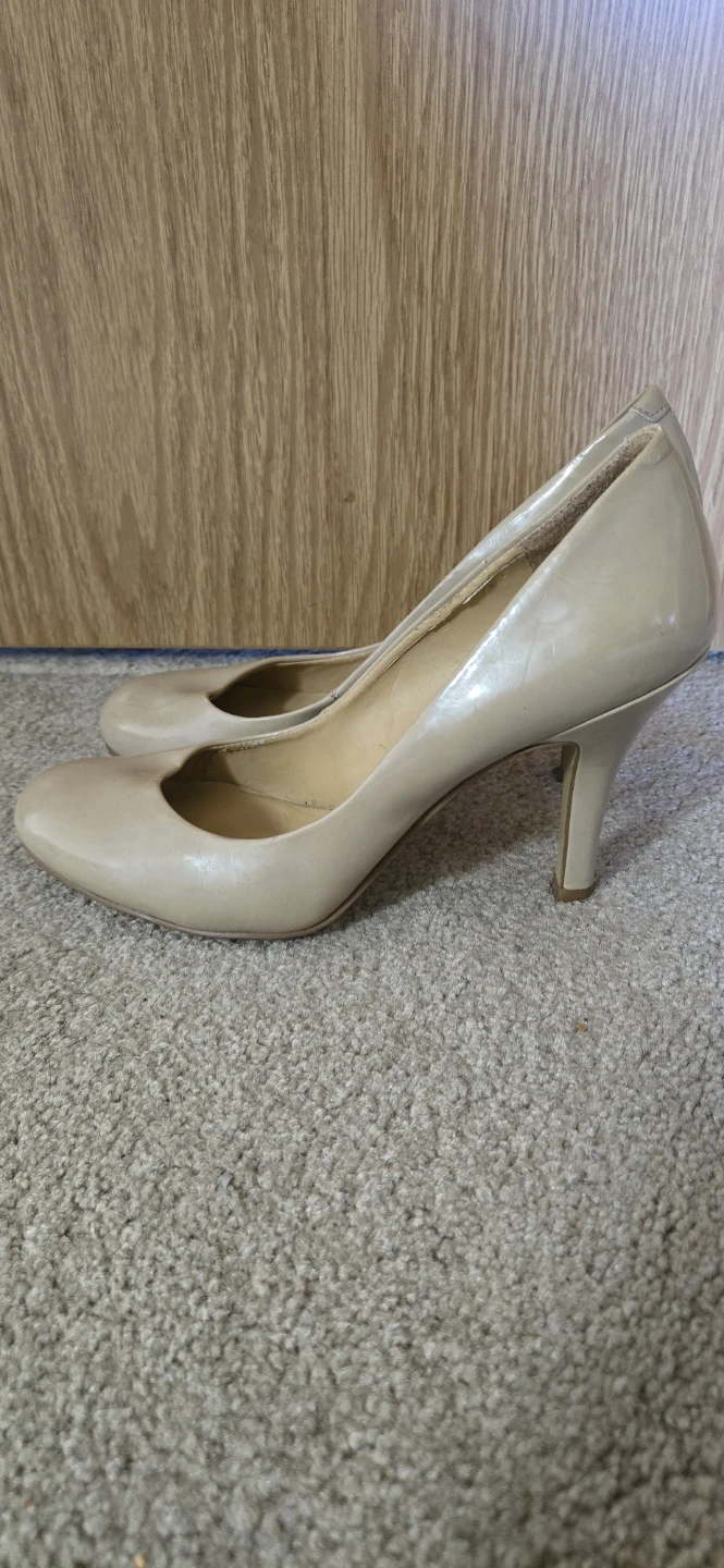 Nine West Beige Patent Leather Pumps - photo 4