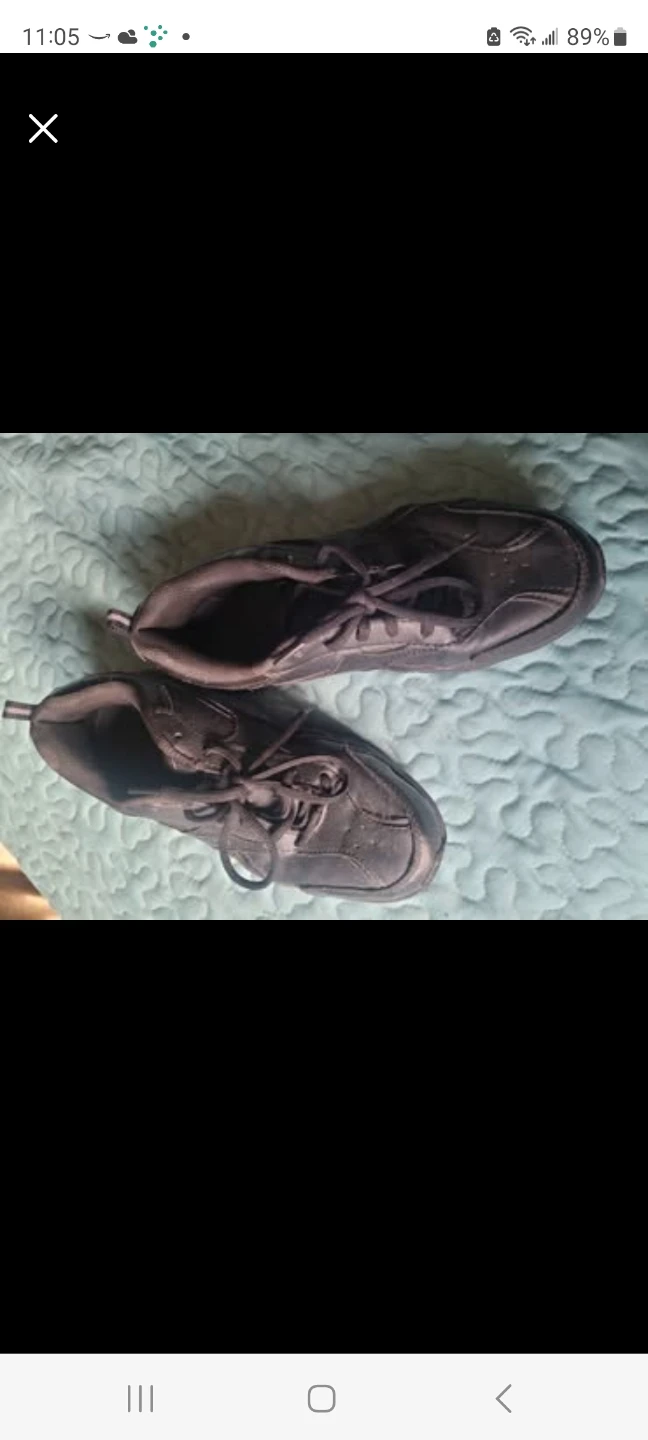Non skip work shoes size 8