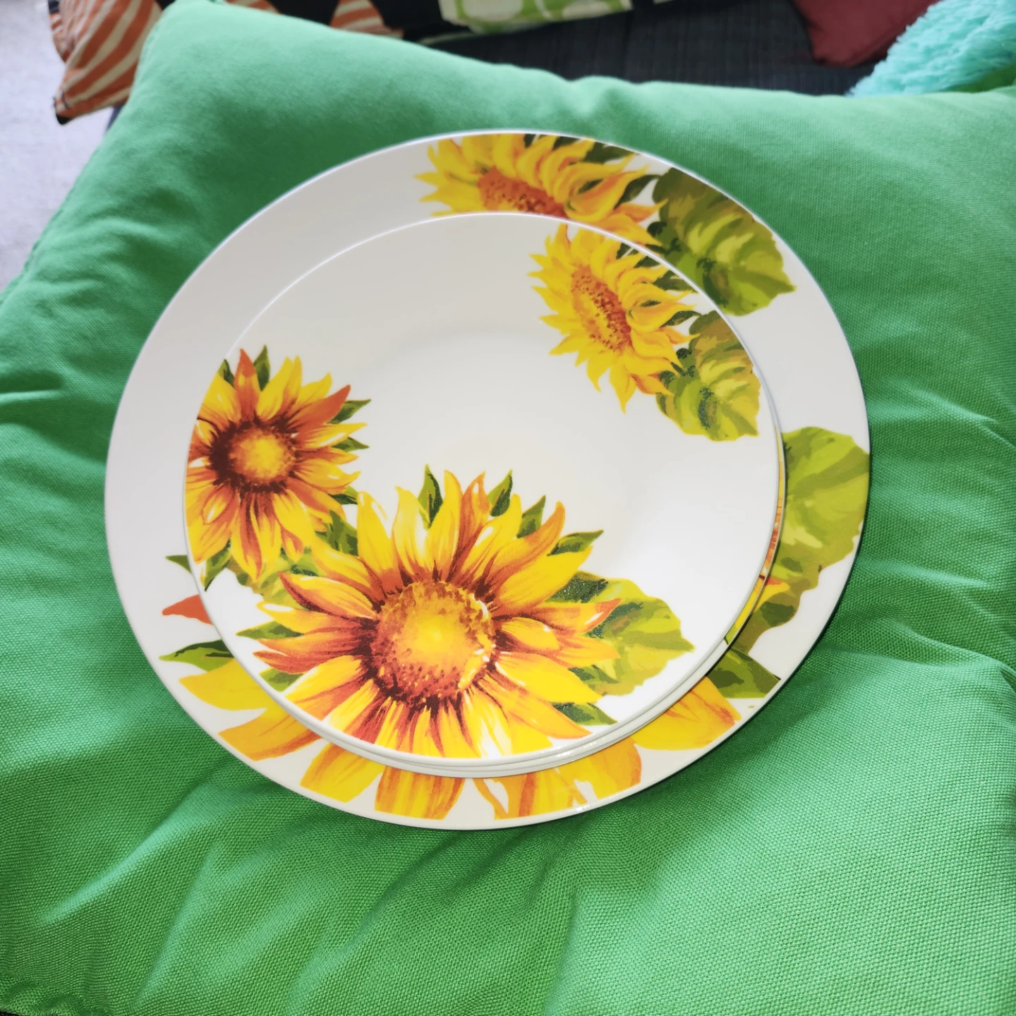 Royal Norfolk Sunflower Plates Set