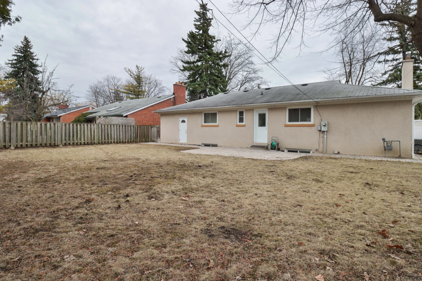 Basement for rent - photo 2