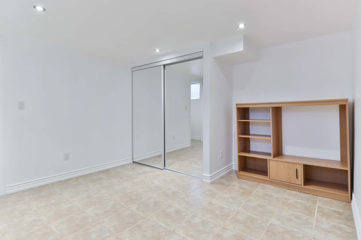Basement for rent - photo 3