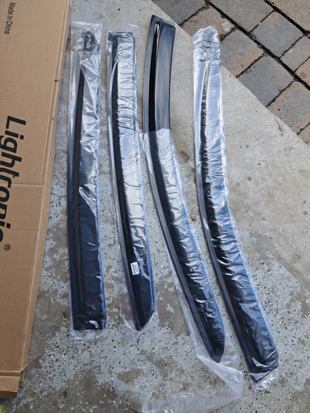 Lightronic Window Visors for Car - photo 3