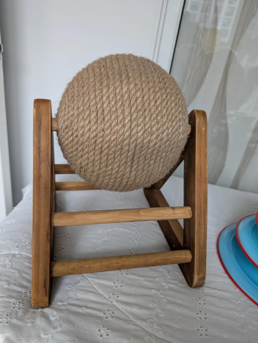 Wooden cat scratching post with sisal rope ball