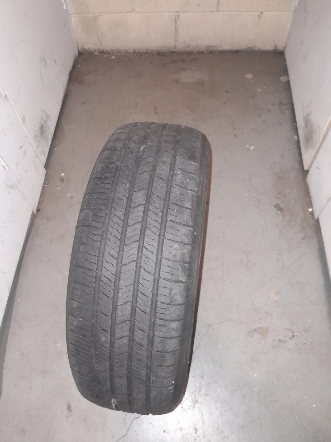 Michelin Defender XT Tire 215/65R15 - photo 4