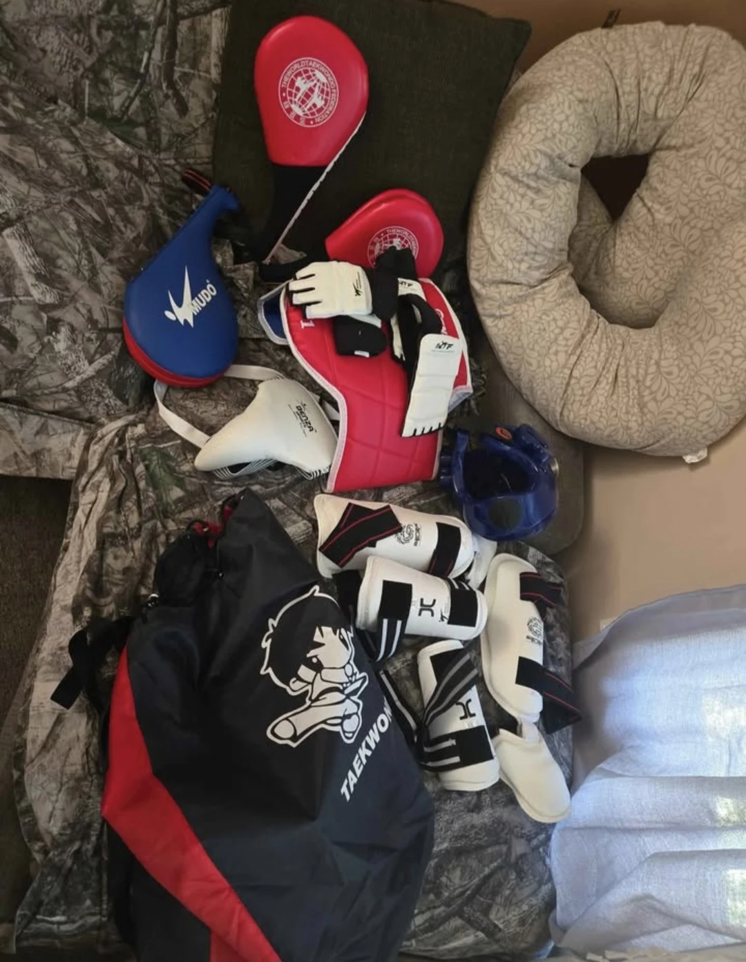 Taekwondo Sparring Gear Set - photo 4