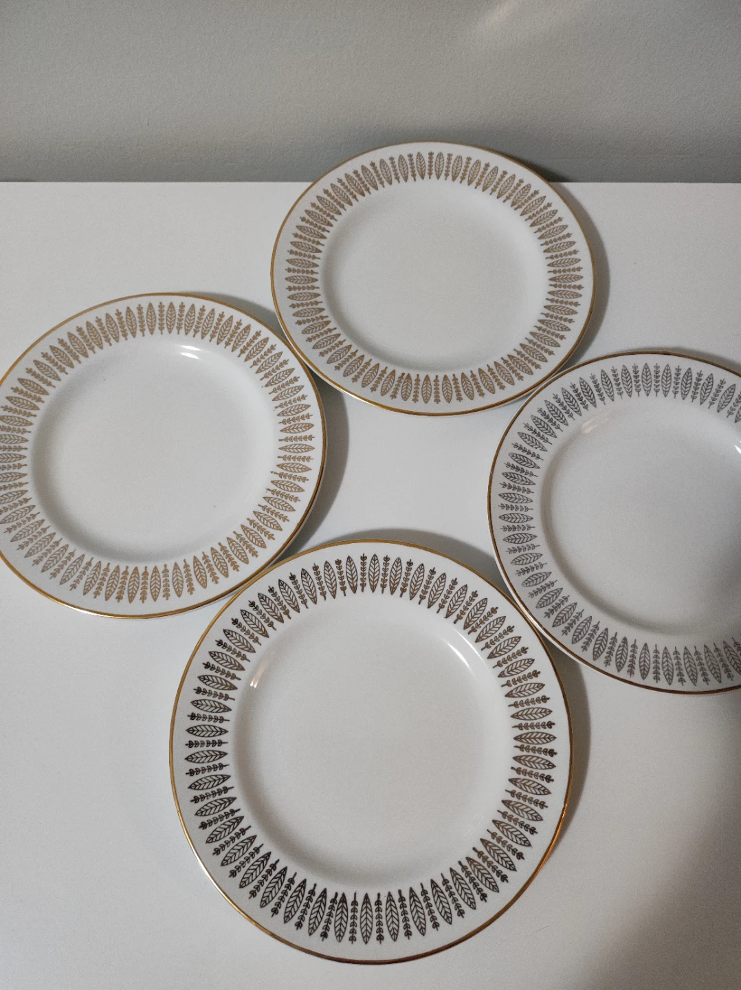 Royal Knight Stafford Gold Decor Plates (Set of 4) - photo 2