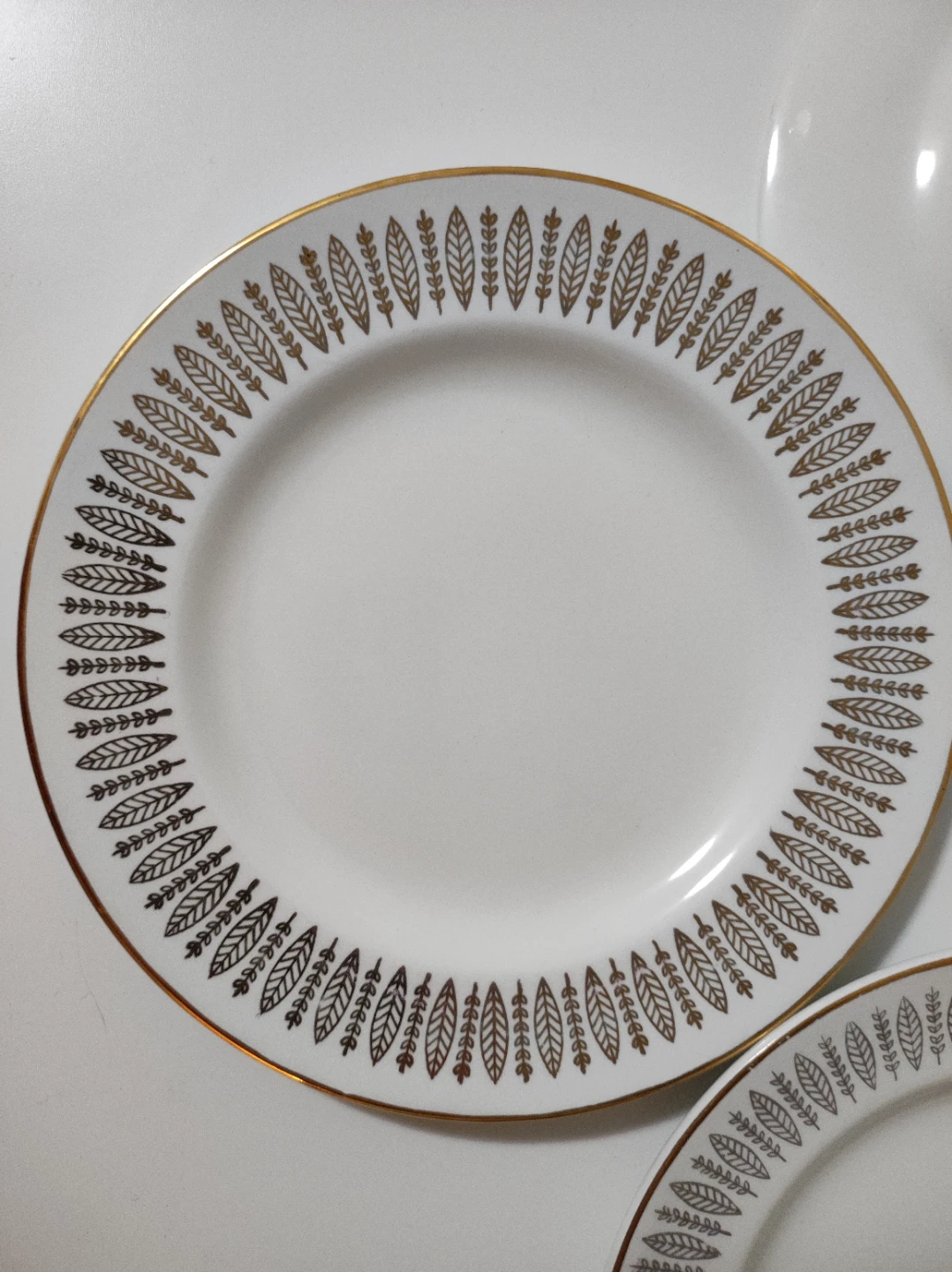 Royal Knight Stafford Gold Decor Plates (Set of 4) - photo 3
