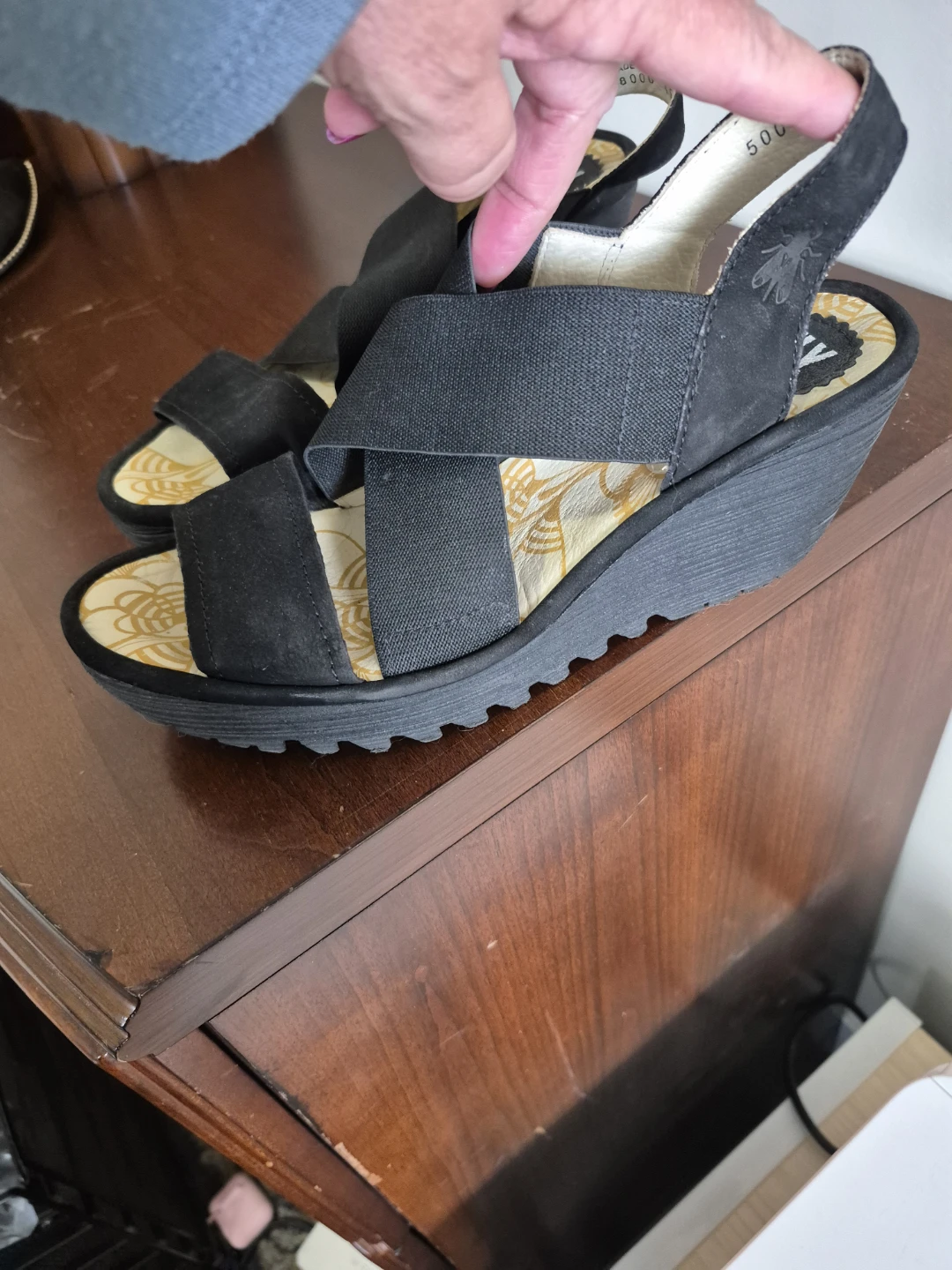 FLY LONDON Black Wedge Sandals Size 38 - photo 2