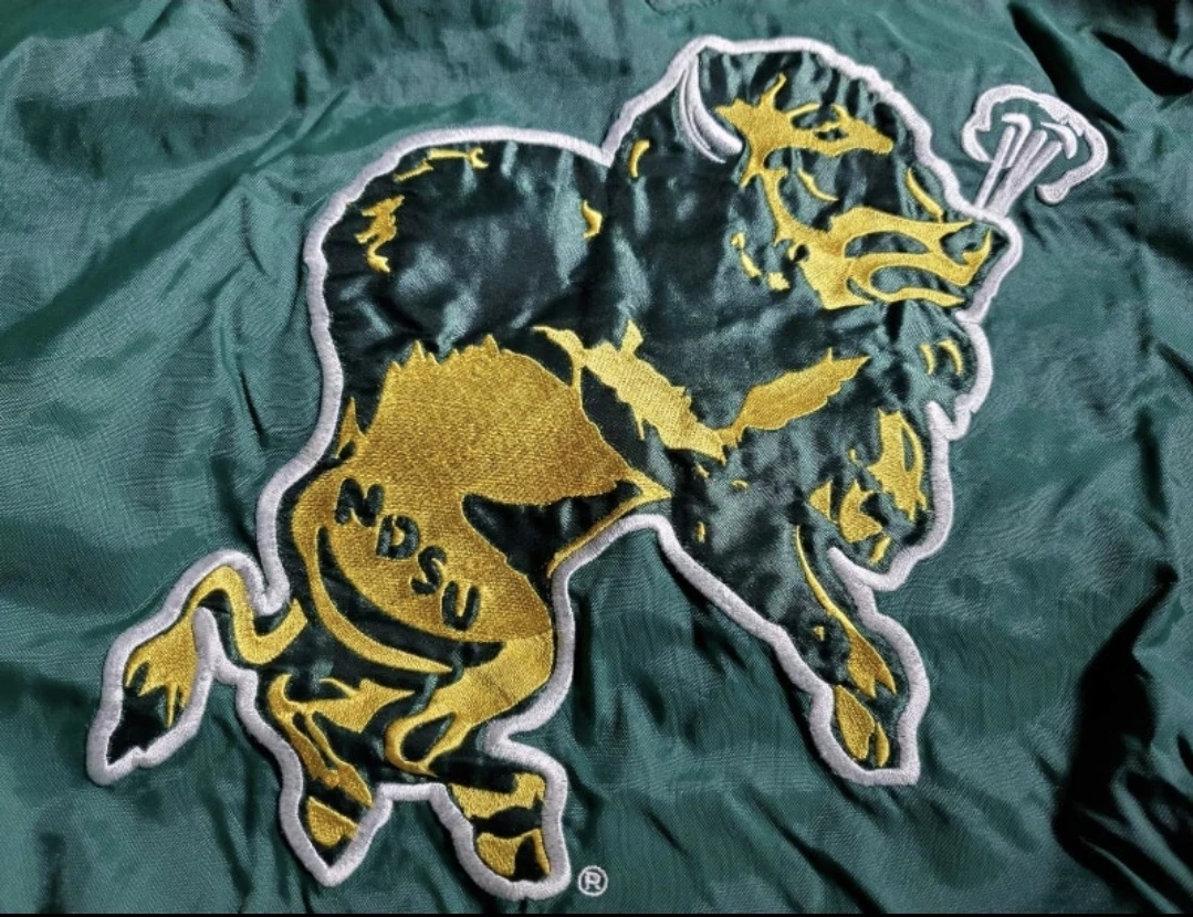 VTG North Dakota state university starter pullover sz LG - photo 3