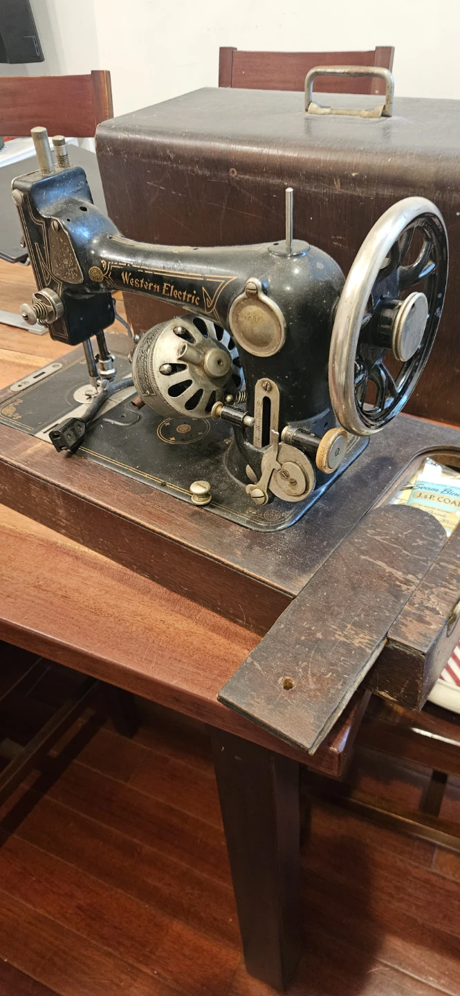Western Electric Vintage Electric Sewing Machine with Case
