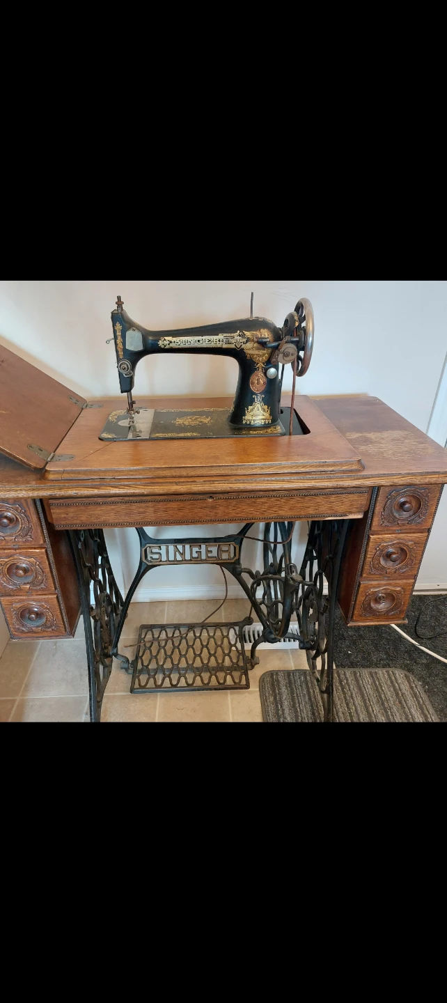 Antique Singer Sewing Machine with Wooden Cabinet - photo 2