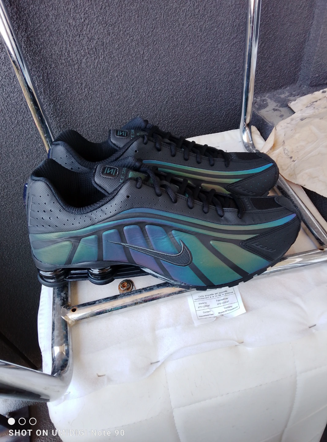Nike Shox NZ Men's Running Shoes Black/Iridescent Size 11