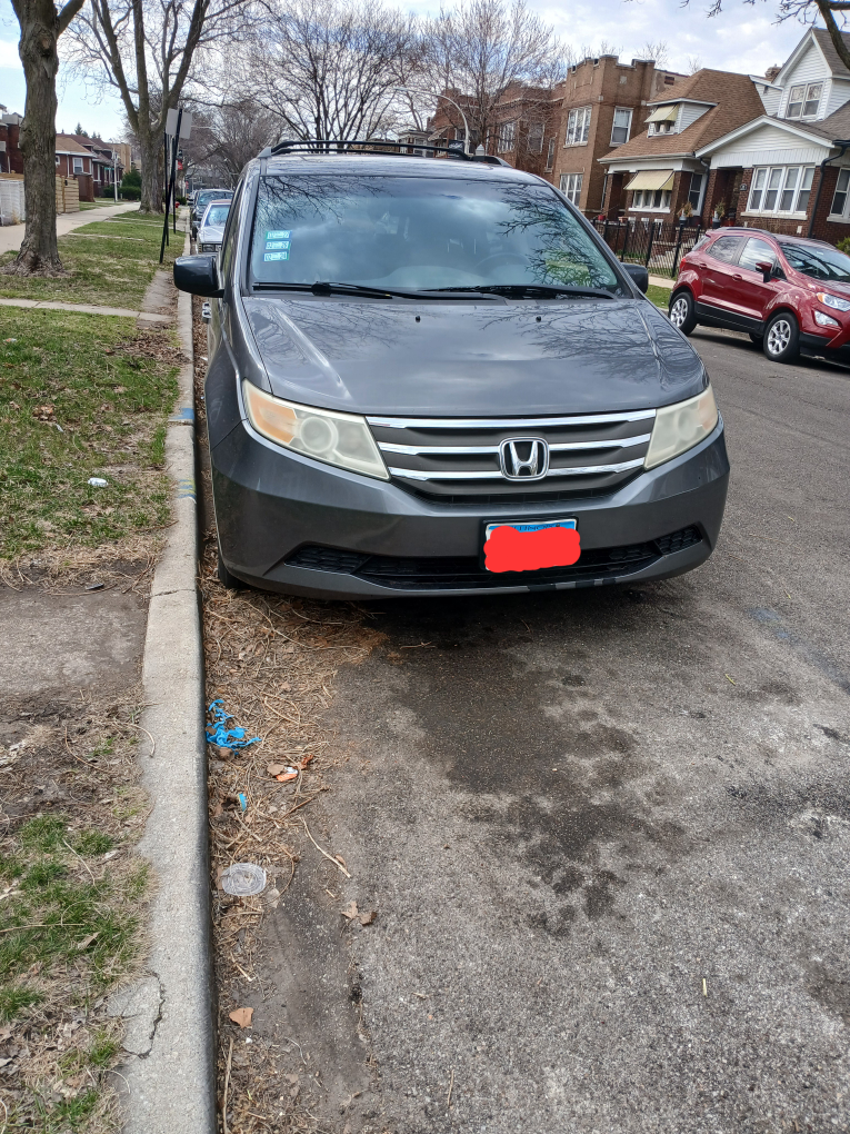 Gray Honda Odyssey Minivan 2012 Gray - photo 2