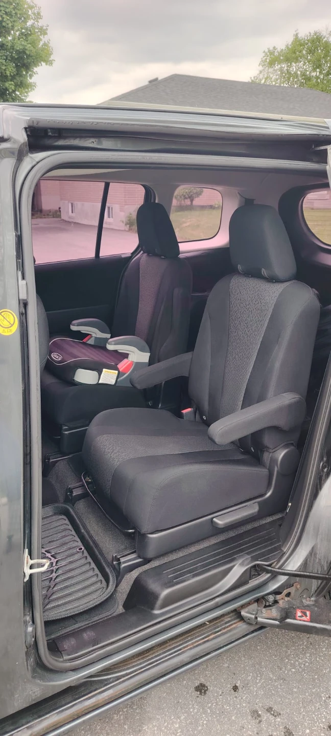 Mazda 5 Minivan - photo 5