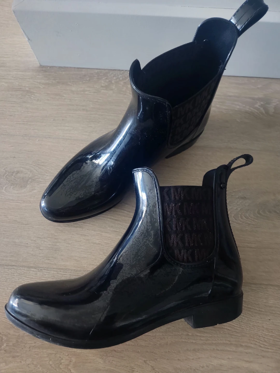 Michael Kors Black Rubber Chelsea Rain Boots Size 9 - photo 3
