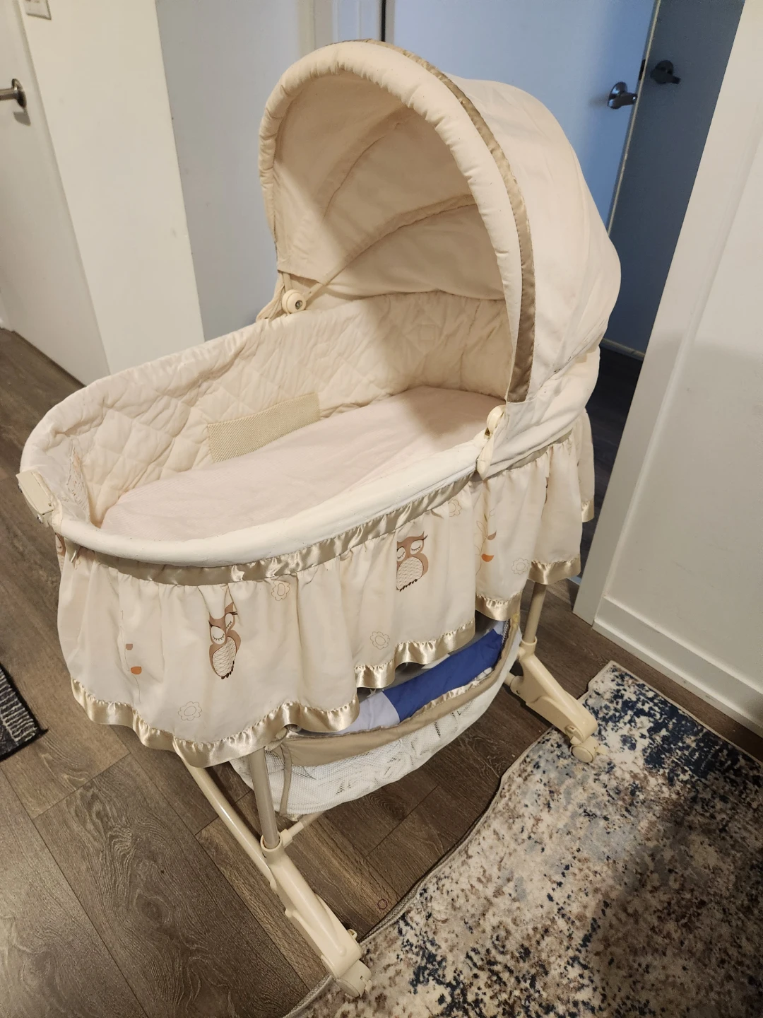 Baby Bassinet with Owl Design