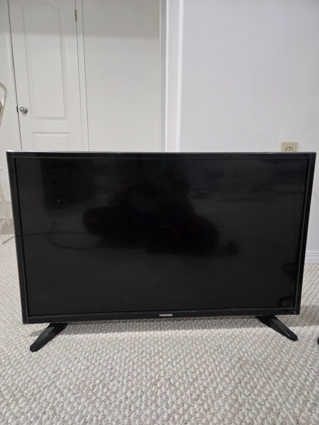 Toshiba 32" 720p LED TV 32L220U - photo 2