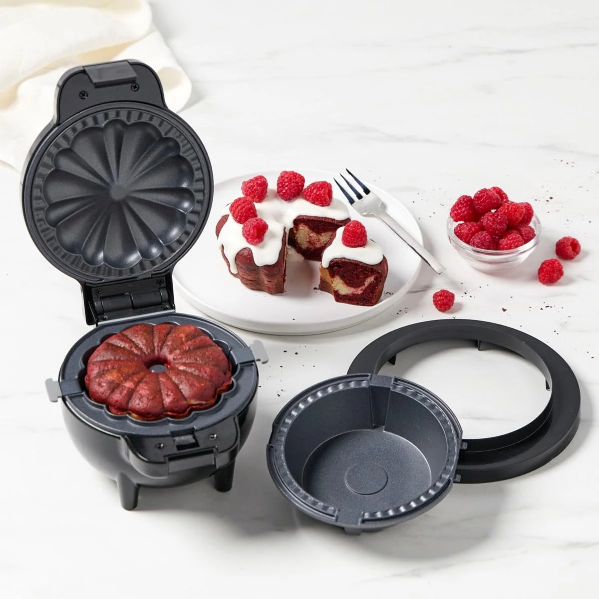 Curtis Stone Pie& Bundt Maker - photo 4