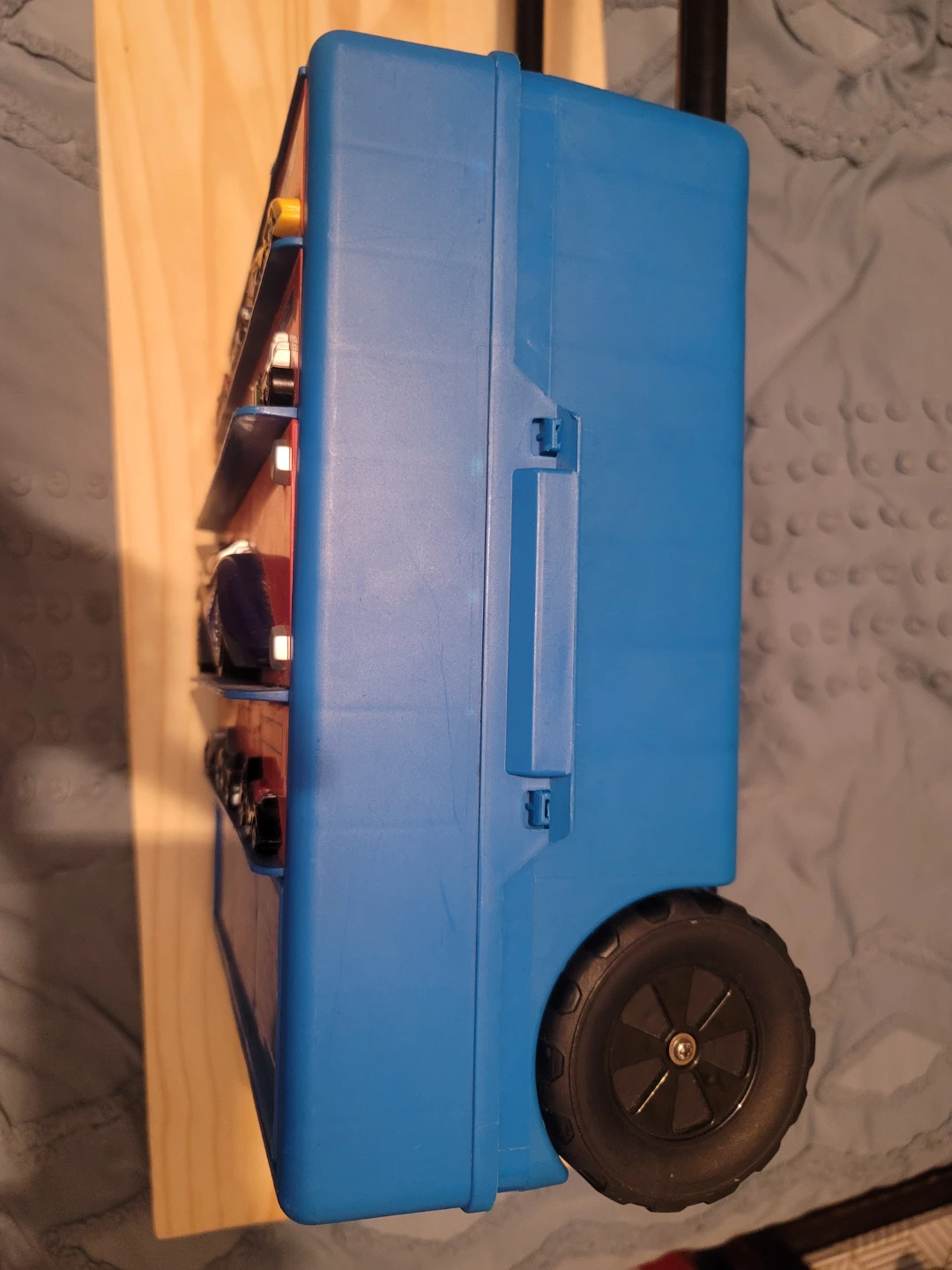 Hot Wheels Take Along Suitcase Car carrier - photo 5
