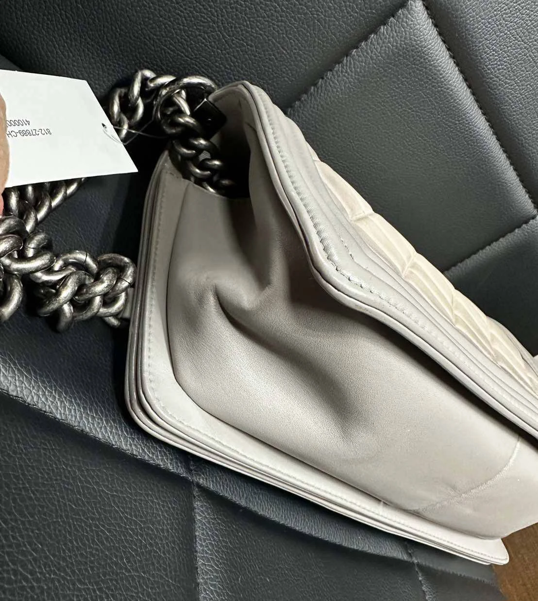 Chanel Boy Bag Light Grey Leather - photo 2