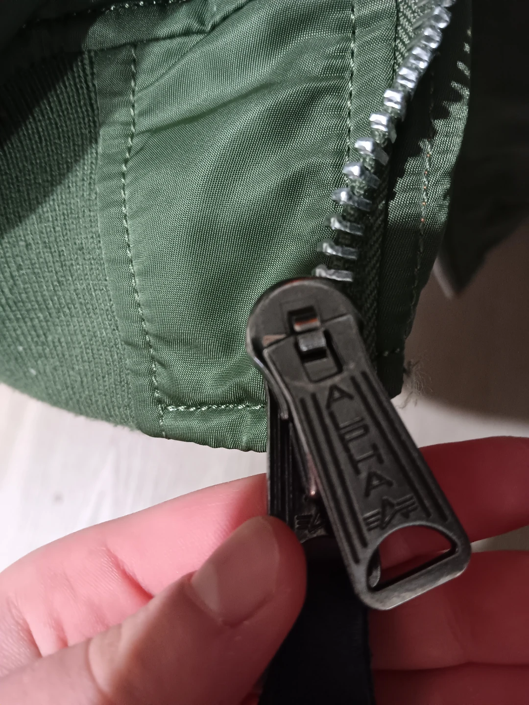 Alpha Industries Bomber Jacket MA1 - photo 4