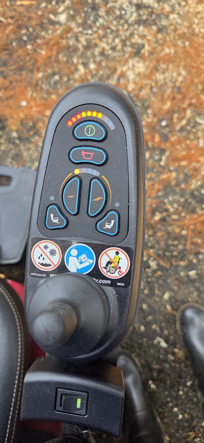 Pride Mobility Jazzy Air Power Wheelchair - photo 4