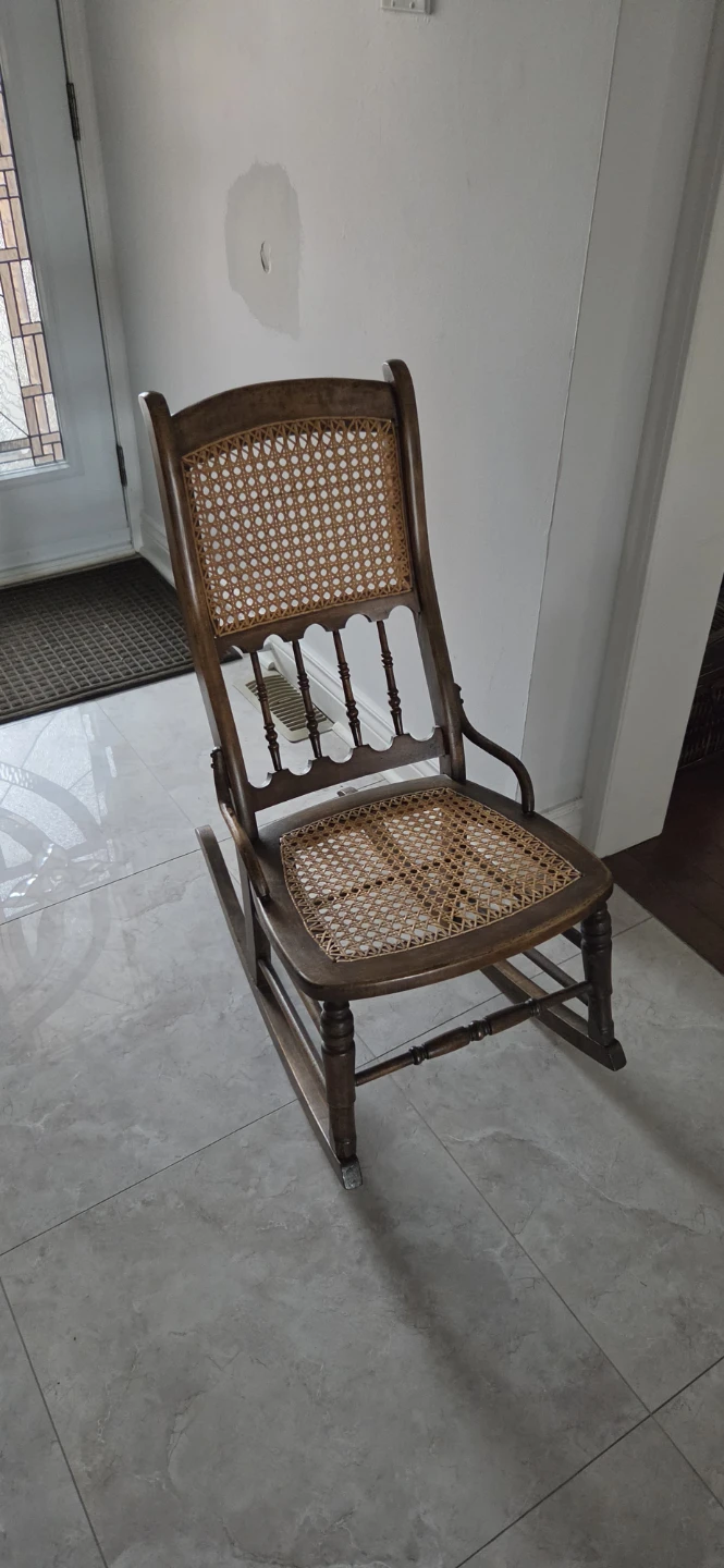 Small Vintage Rocking Chair - photo 3