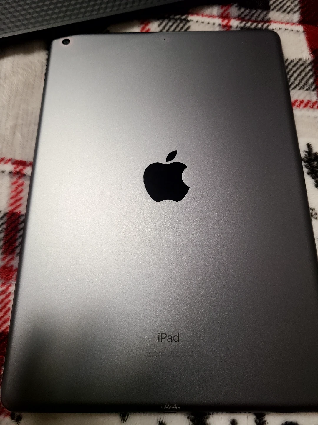 Apple iPad 10.2" (32GB) + Case – Works Perfectly - photo 4