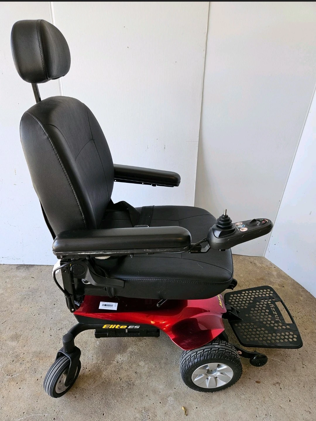 Pride Jazzy Elite ES Power Wheelchair - photo 3