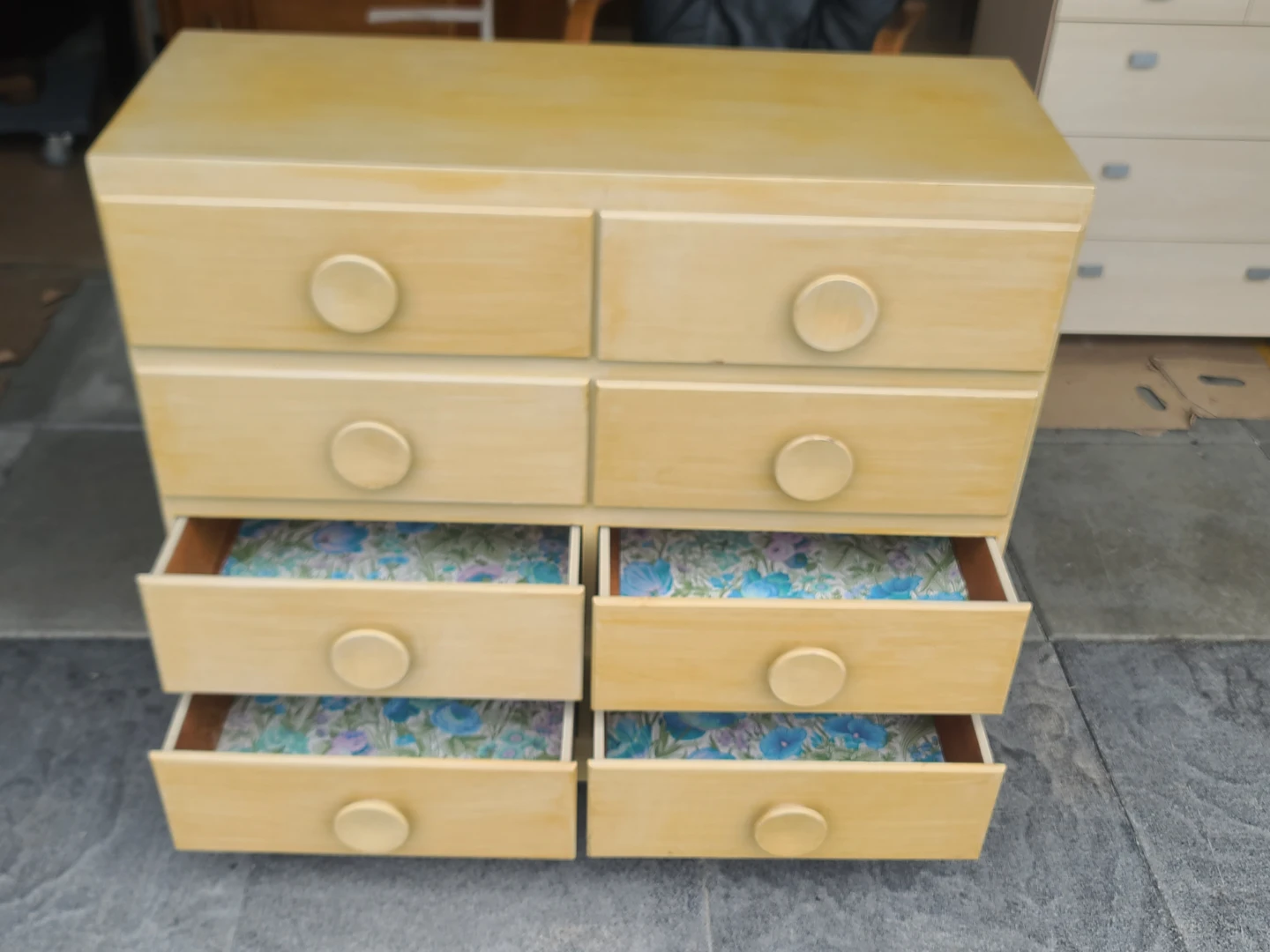 Light Wood 8-Drawer Dresser - photo 3