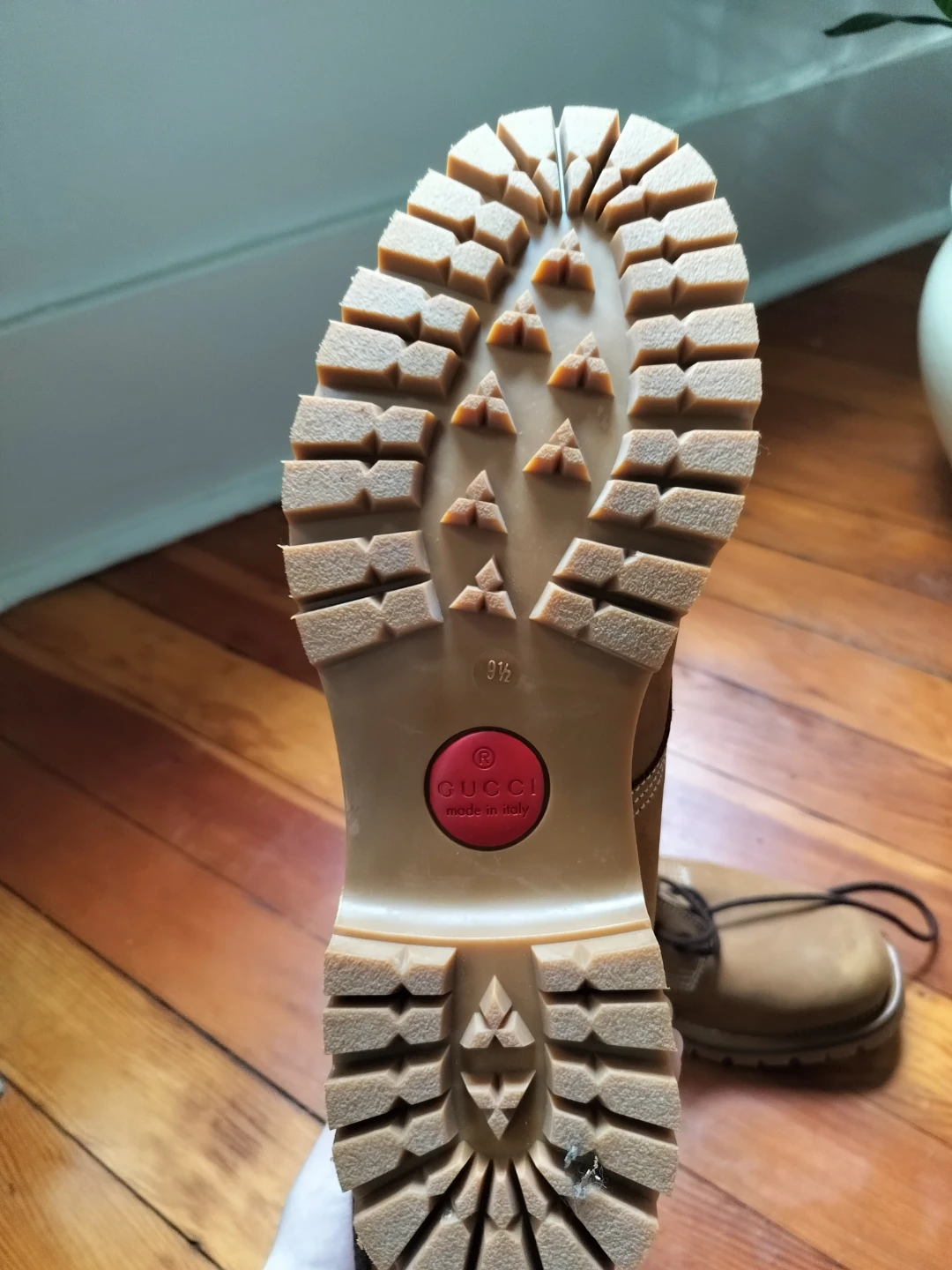Gucci timberlands size 9.5 - photo 2