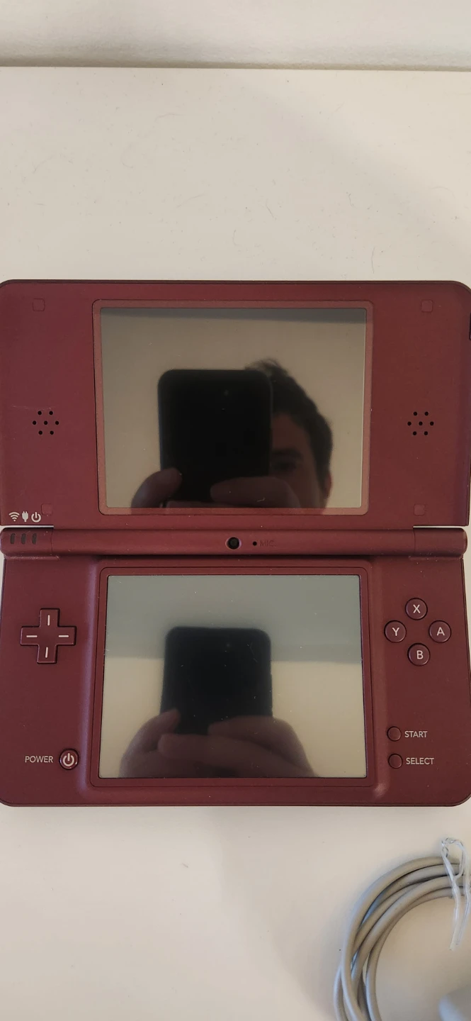 Nintendo DSi XL Burgundy - photo 2