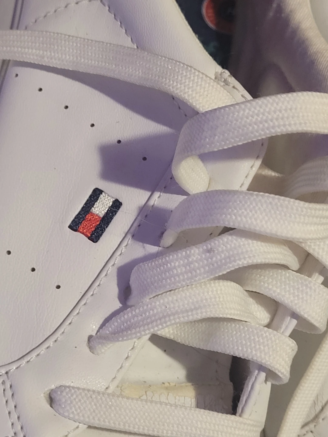 Tommy Hilfiger White Leather Sneakers Size 8M - photo 2