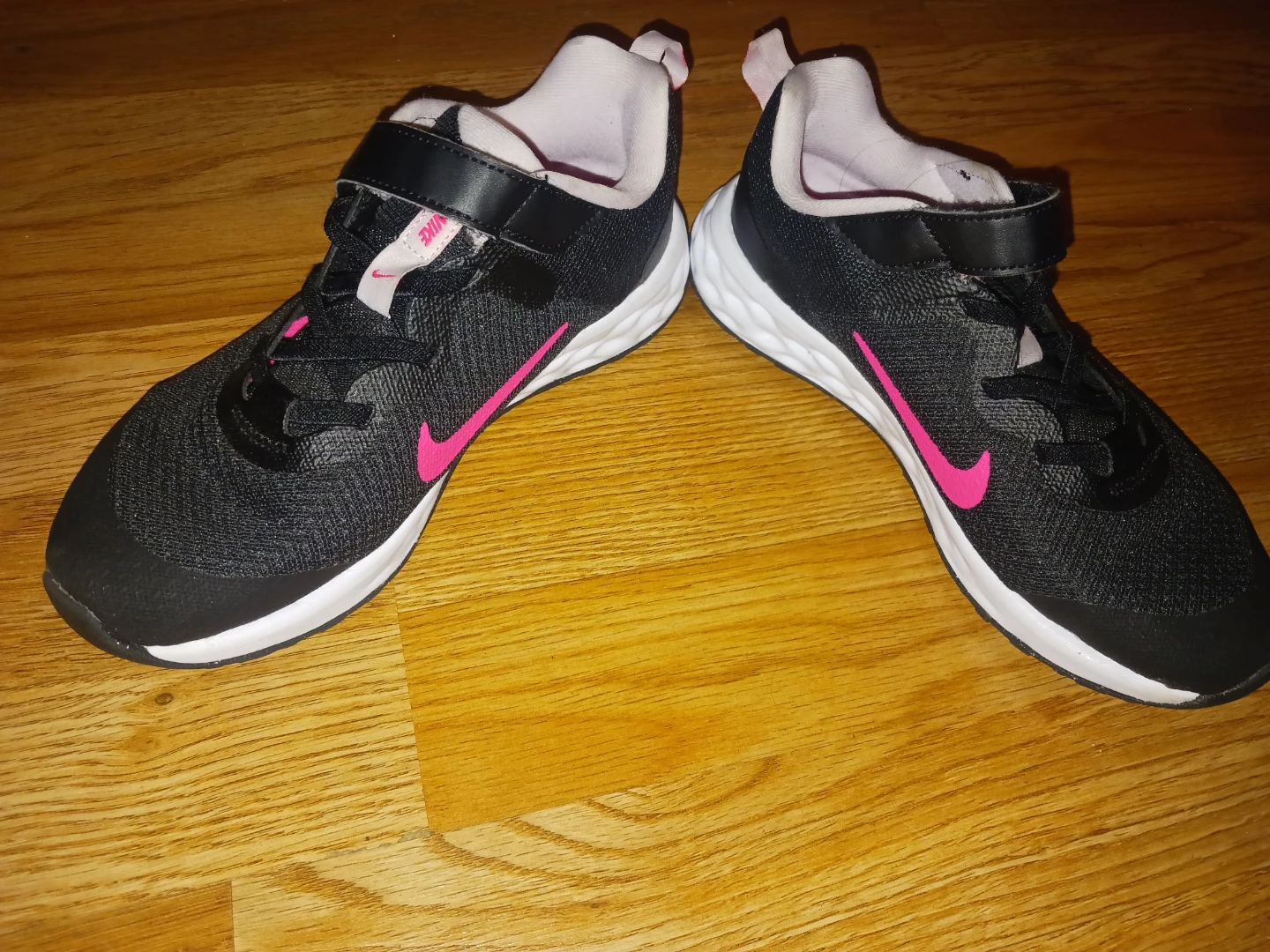 Nike Kids Running Shoes Size 3Y Black Pink - photo 4