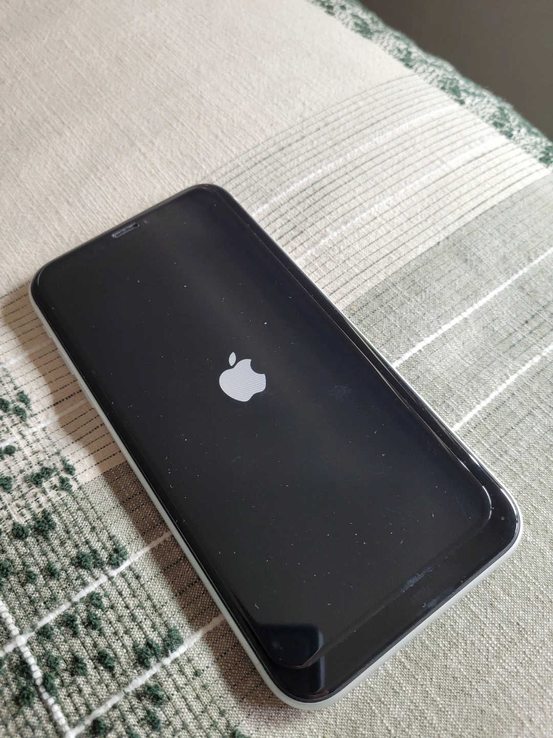 Apple iPhone XR     64GB WHITE