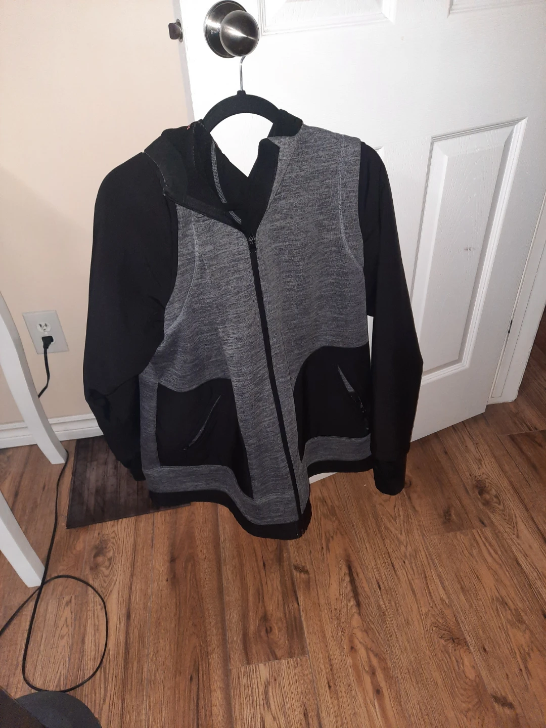 Hoodie pick up in st.albert - photo 2